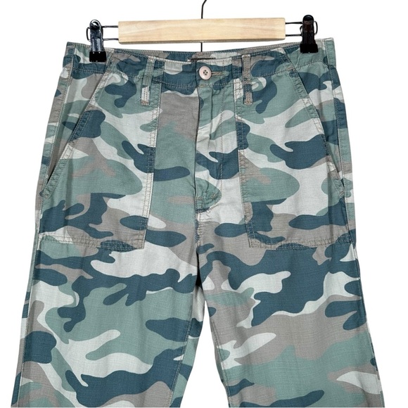 MOTHER The Shaker Chop Crop in Blue Green Camo - Picture 7 of 16